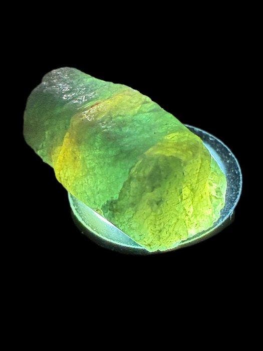 Saffier Super zeldzame groene saffier. 61 ct. Zeskantig,, Verzamelen, Mineralen en Fossielen