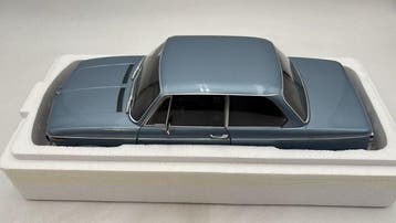 KK Scale 1:12 - Voiture miniature - BMW 2002 1971 - (cod.26), Nieuw