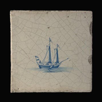 Post-middeleeuws Delfts blauw en wit tegel met zeilboot