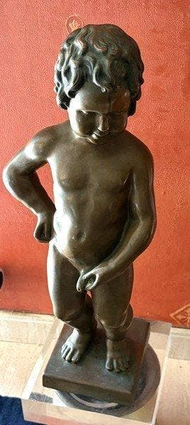 sculptuur, Manneken pis daprès Jérôme Duquesnoy - 61 cm -