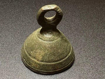 Romain antique Bronze Cloche élégamment façonnée avec de