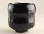 Kuro-raku Tsutsu-jawan (Zwarte cilindrische theeschaal) door