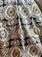 Double largeur. Tissu imprimé ottoman exclusif. Tapissages