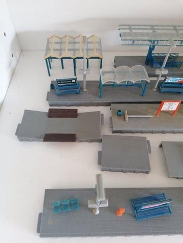 Kibri 1:87 - Modelbouwdoos (32) - Bahnhofssteige /, Nieuw