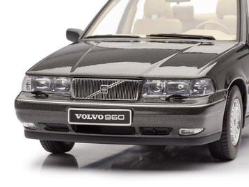 Triple 9 Collection 1:18 - Model sedan - Volvo 960