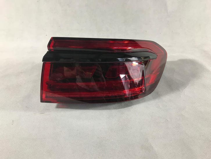 Audi A8 D5 2017- achterlicht rechts OLED MATRIX, Autos : Pièces & Accessoires, Éclairage, Envoi