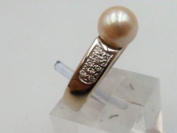 Ring - 18 karaat Witgoud Parel - Diamant