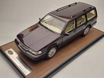 Radscale 1:18 - Modelauto - Volvo 960 Estate - Blackberry -, Nieuw