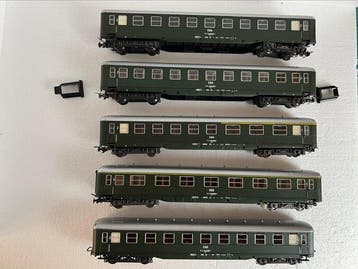 Liliput H0 - Wagon de train miniature (5) - Cinq wagons