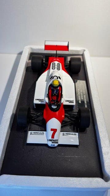1:18 - Model sportwagen - McLaren MP4/1C Ayrton Senna