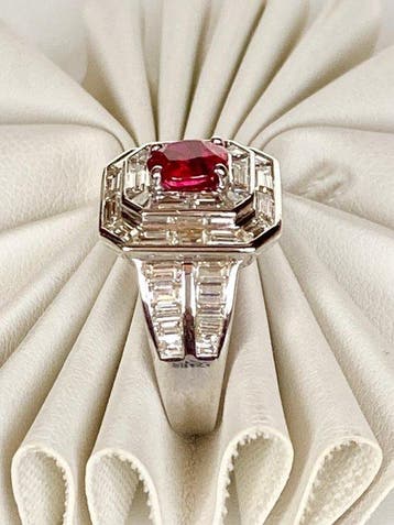 Statement ring - 18 karaat Witgoud - 3.80ct. tw. Robijn -