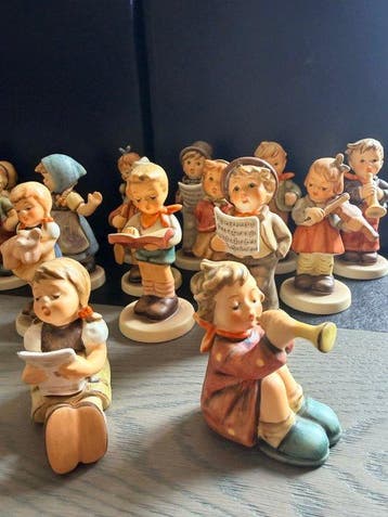 Goebel, Hummel - Beeldje - Goebel Hulle beeldjes (34) -, Antiek en Kunst