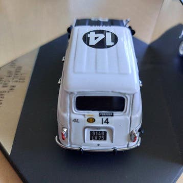 Vitesse 1:43 - Modelauto (3) - Renault R4L East African, Nieuw