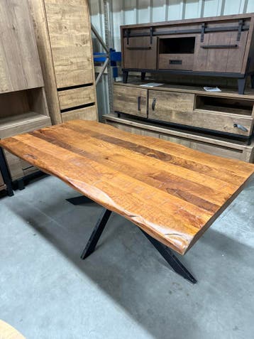Boomstamtafel, acaciahout (nieuw, outlet), Nieuw, Overige houtsoorten
