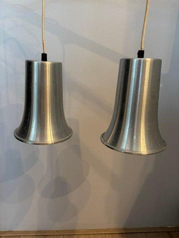 Lamp (2) - space age - Aluminium - Trompet Hanglampen