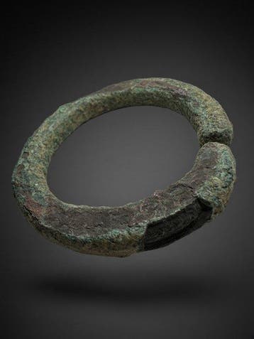 Âge du bronze Ancien jonc (bracelet) 91,5 g (Sans prix de