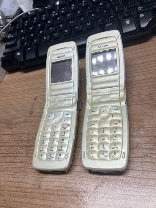 Nokia 2650 Clamshell 2x,working ,used condition - Mobiele, Games en Spelcomputers, Spelcomputers | Overige Accessoires