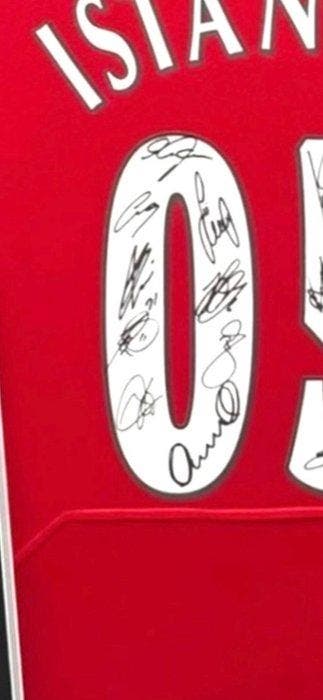 Liverpool - Signed by 15 Players + Manager - Voetbalshirt, Collections, Collections Autre