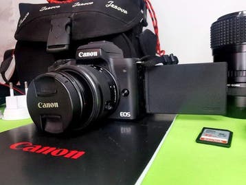 Canon Kiss M (EOS M50) Mirrorless Camera Street Kit - 3, Nieuw