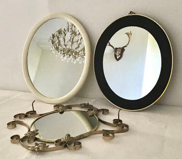 Miroir - plastique, velours et métal plaqué or - Trois, Antiquités & Art