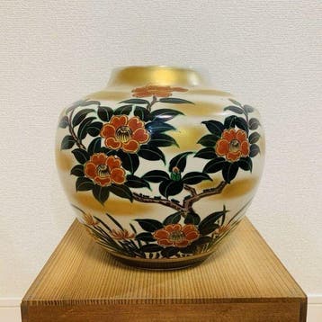 Vaas - Porselein - Japan - Camellia-motief vaas (Zonder, Antiek en Kunst