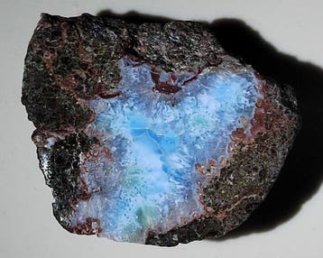 Larimar ruwe steen van hoge kwaliteit AAA- 86.05 g