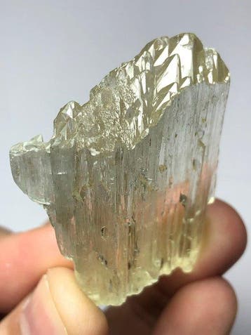 Natuurlijke Terminated Triphane Kristal uit Afghanistan, Verzamelen, Mineralen en Fossielen