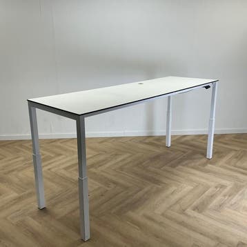 Elektrisch zit-sta bureau / werktafel 250x80 cm,  wit trespa, In hoogte verstelbaar, Gebruikt