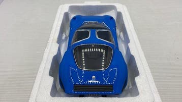 Laudoracing 1:18 - Modelauto - Alfa Romeo 33 Coupè Stradale