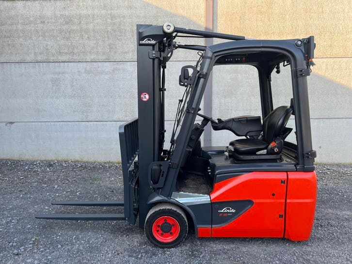 Linde E16C-02 EVO chariot élévateur electrique, Articles professionnels, Machines & Construction | Chariots élévateurs & Transport interne