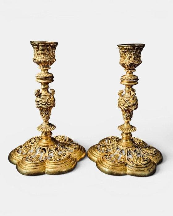 Nach Vorbilds Pierre Gouthière - Kaarsenhouder (2) - Brons, Antiek en Kunst, Antiek | Meubels | Stoelen en Sofa's