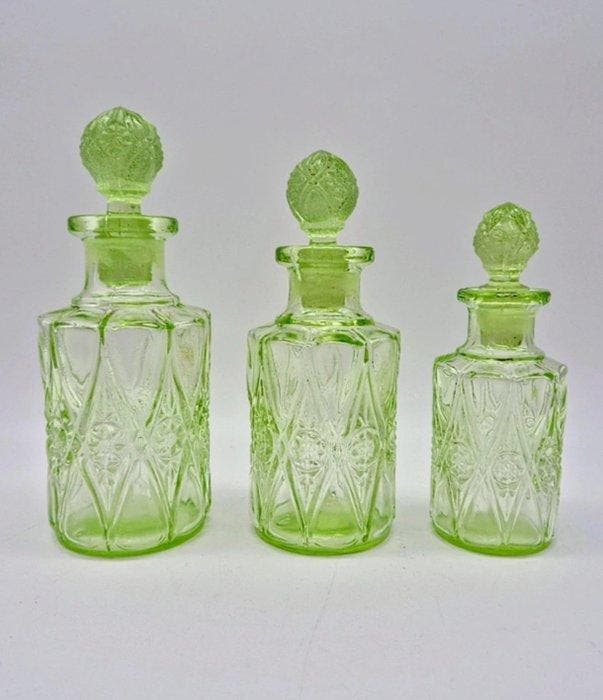 Val Saint Lambert - Bouteille de parfum (3) - Luxval -, Antiquités & Art, Antiquités | Meubles | Tables