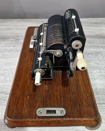 Muldivo - Calculatrice - 1920-1930, Antiquités & Art