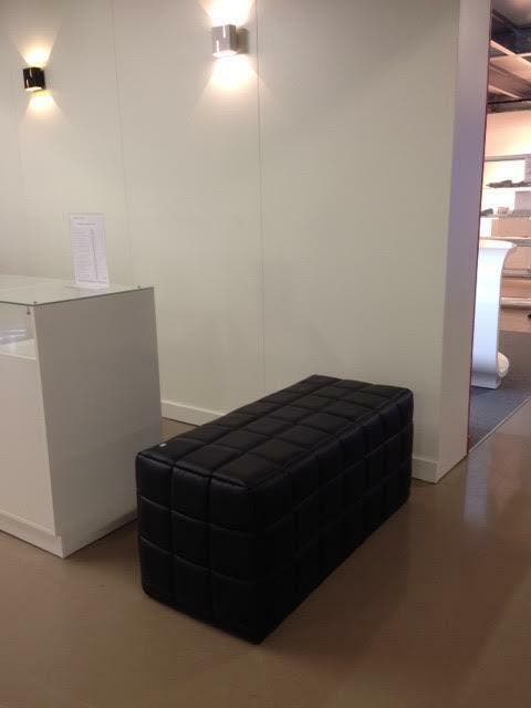 *TIP*  Lederen poef, Articles professionnels, Aménagement de Bureau & Magasin | Commerce & Inventaire, Enlèvement ou Envoi