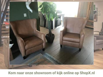 Set van 2 bruine leren oorfauteuils met houten poten -, Huis en Inrichting, Ophalen of Verzenden, Nieuw