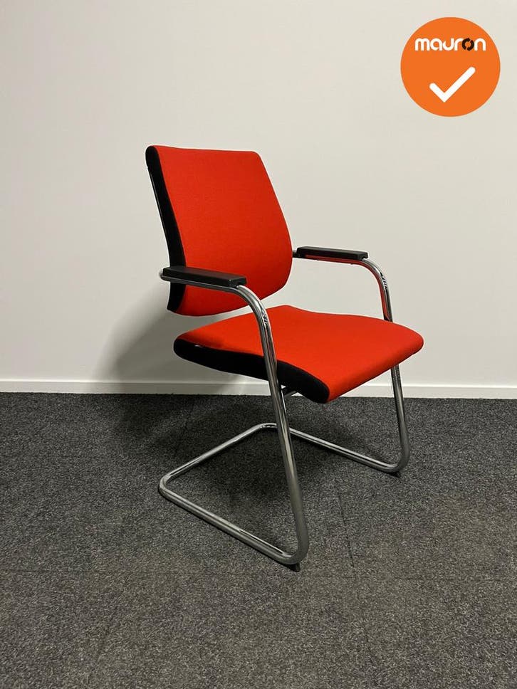 Vergaderstoel - Sedus - Rood gestoffeerd met chroom onderste, Articles professionnels, Aménagement de Bureau & Magasin | Mobilier de bureau & Aménagement