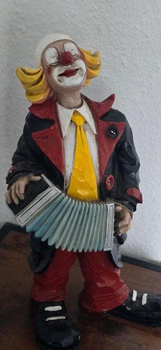 Figure - Clown Playing the Accordion - Pierre