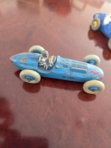 1:48 - Modelauto (2) - Kavel bestaande uit twee klassieke, Nieuw