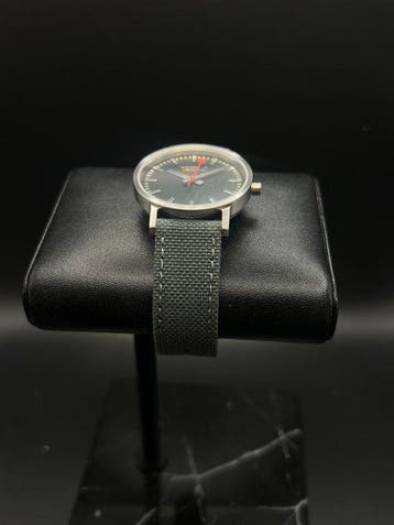 Mondaine - Classics - Zonder minimumprijs - A660.30314.60SBF