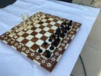 Jeu déchecs - Jambe et bois