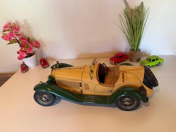 Pocher 1:8 - Modelauto - Alfa Romeo Spider Touring Gran