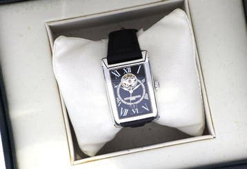 Frédérique Constant - Classics Carrèe Heart Beat Date -, Nieuw