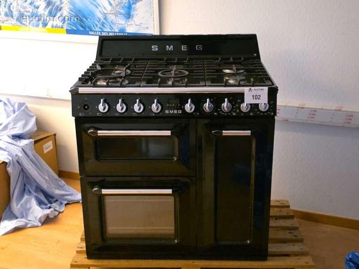 Vrijstaande fornuis Smeg SME TR93BL, Maison & Meubles, Cuisine | Ustensiles de cuisine, Enlèvement