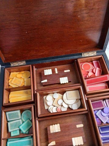 Speeltafel (3) - Bottenfiches en tellers Bezique - Mahonie,