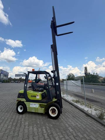 Veiling: Heftruck Clark CO25D Diesel 2500kg 4.8m 2012, Articles professionnels, Ophalen