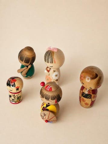 Vijf Vintage Ssaku Kokeshi - Hout - Japan - Shwa periode
