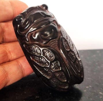 Tourmaline noir – Cigale sculptée - Messagère de