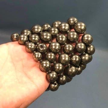 Collection de six bracelets en pyrite au brillant supérieur