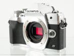 Olympus OM-D E-M10 Mark IV Silver body Shot 1495 Spiegelloze