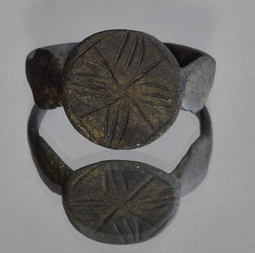 Middeleeuwen, kruisvaardersperiode Brons Ring met